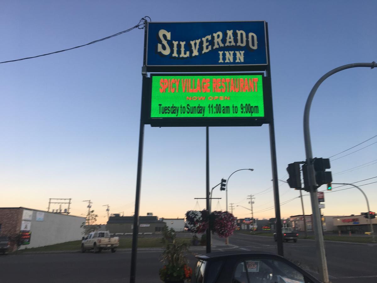 The Silverado Inn Доусън Крийк Екстериор снимка